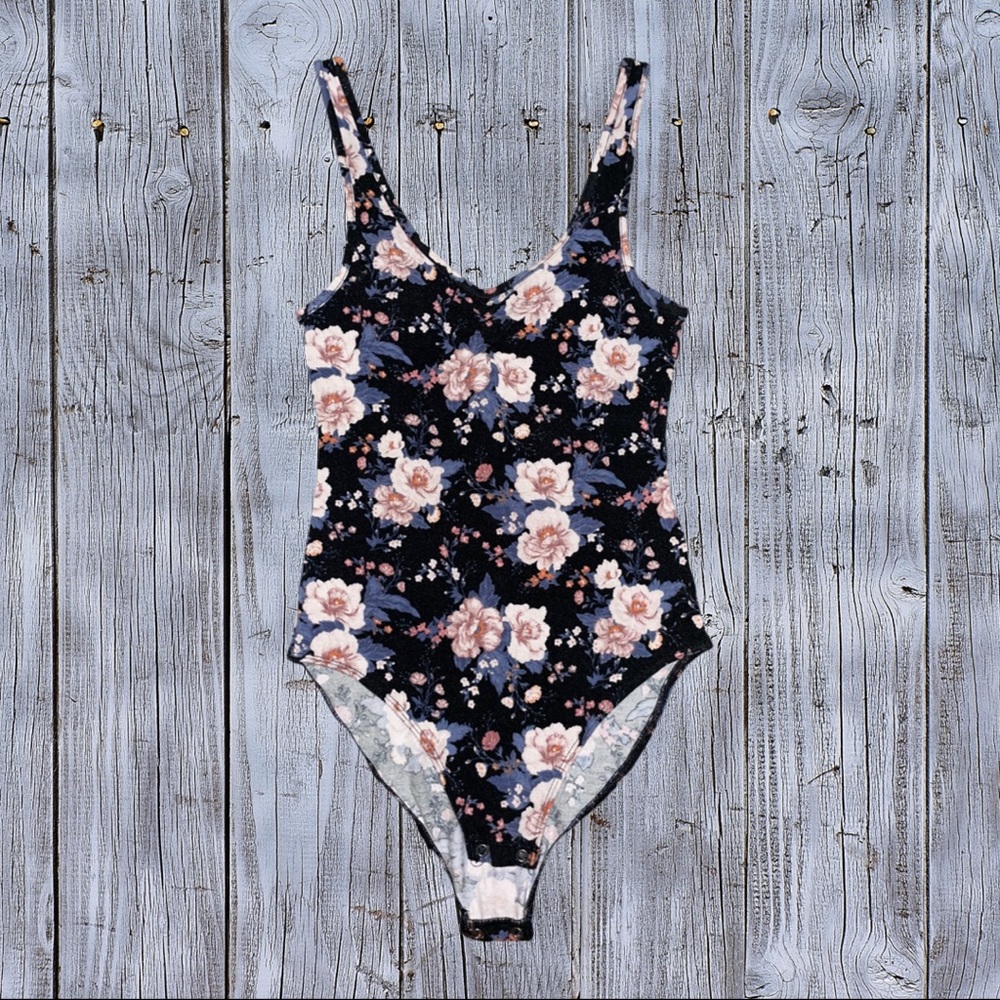 🔴 American Eagle Outfitters Floral Tank Body Suit